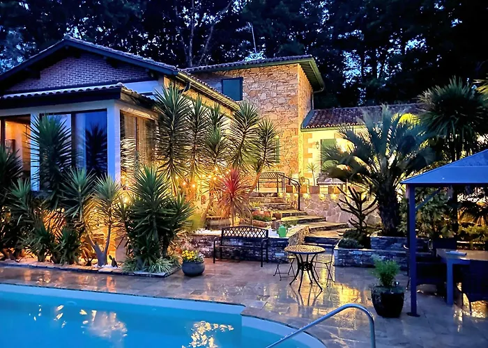 Art-Villa Merkel - 28 Pers - 11 Chambr - 10 Wc - Piscine Anglet